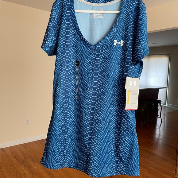 Under Armor Blue Patterned Fitness Shirt, Size: XS, Brand New!! - Picture 2 of 3